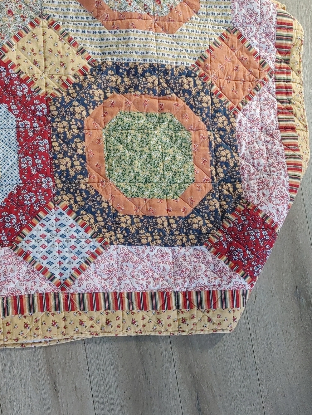 Better Homes l  Patchwork Quilt Style -  Bedspread l Queen